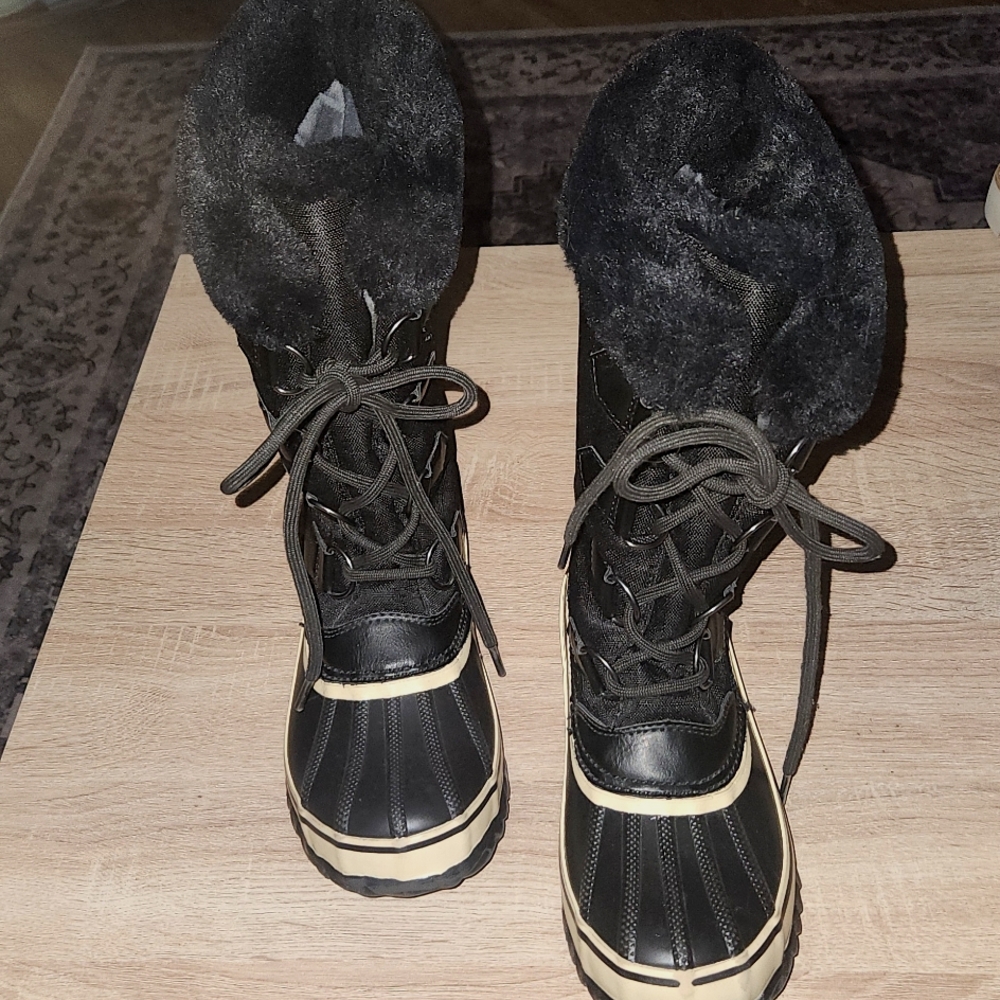 JBU snow boots. 7